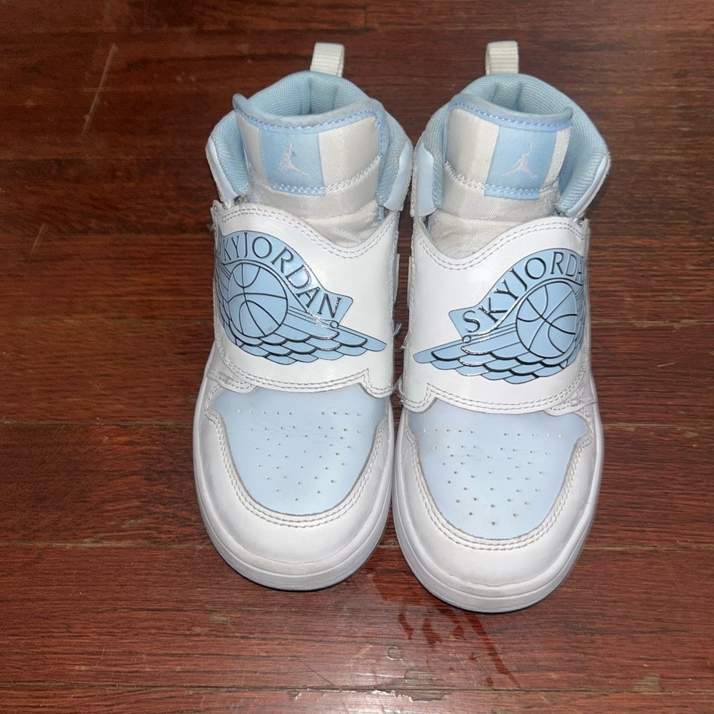 Kids Jordan 1 Sneakers Easy On - Light Blue and White size 1.5